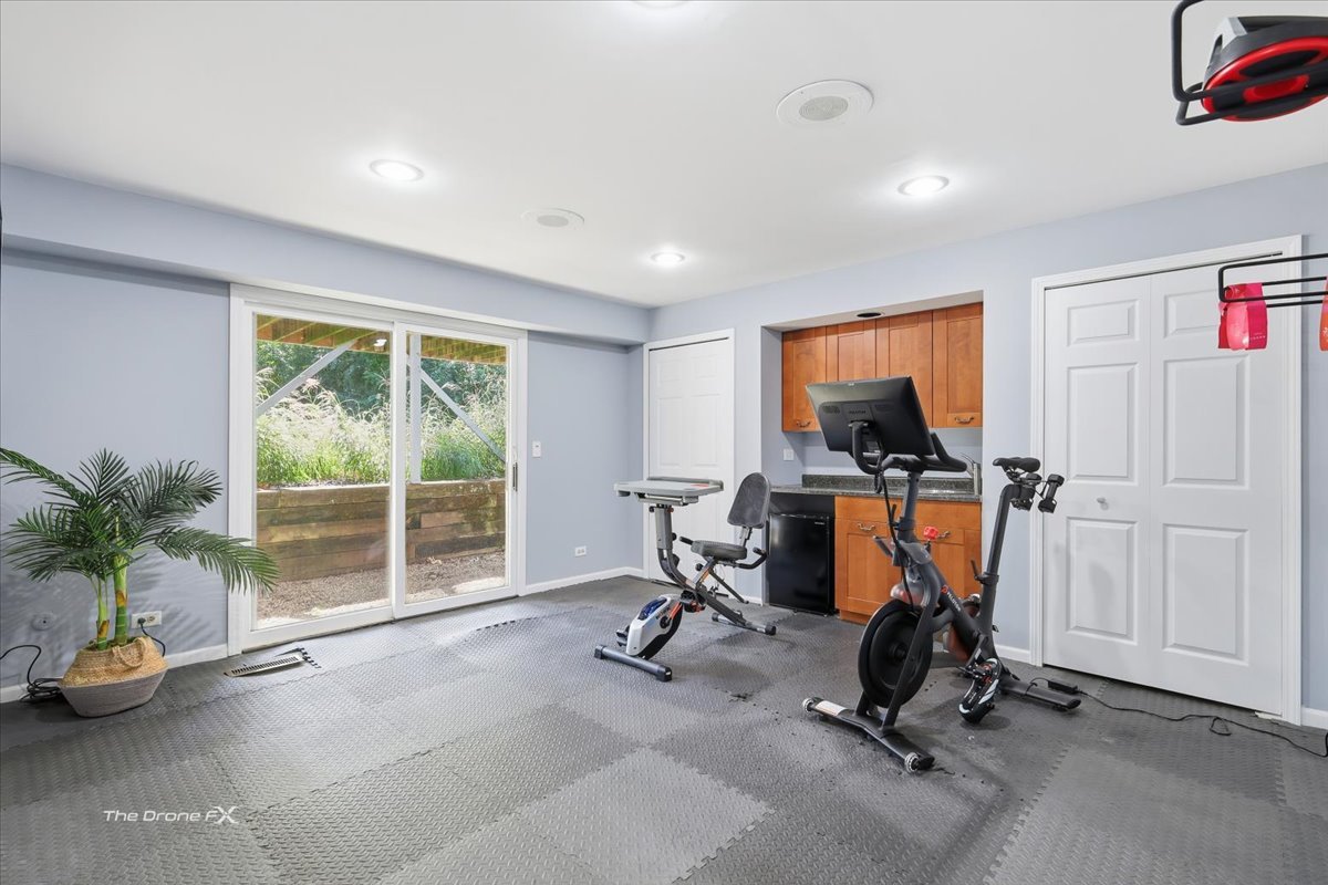 27W041 WALZ Way, Wheaton, IL 60189