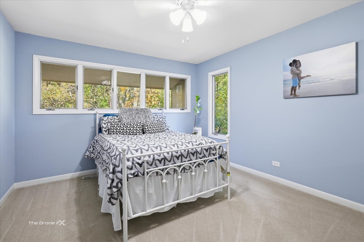 27W041 WALZ Way, Wheaton, IL 60189