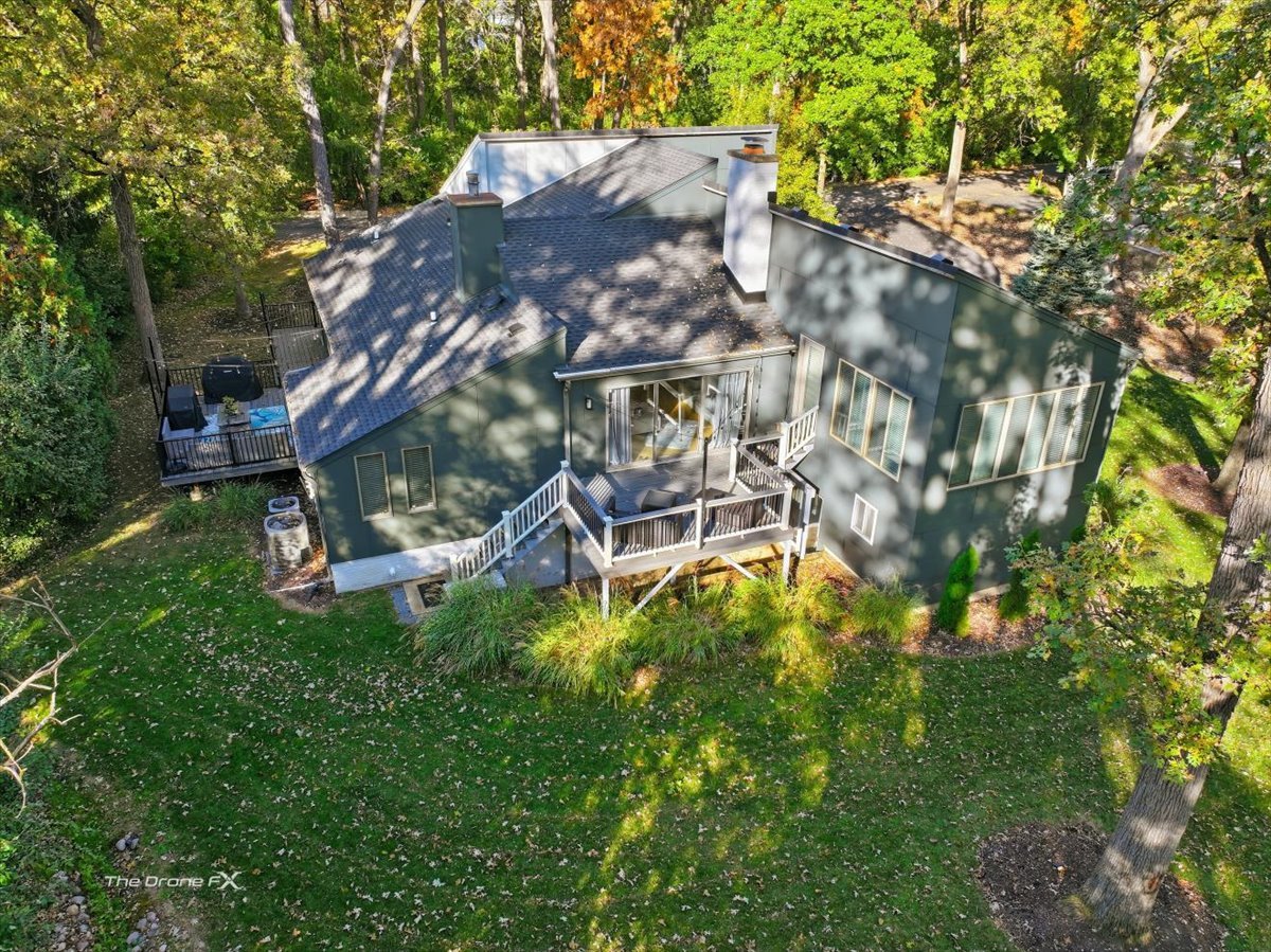 27W041 WALZ Way, Wheaton, IL 60189