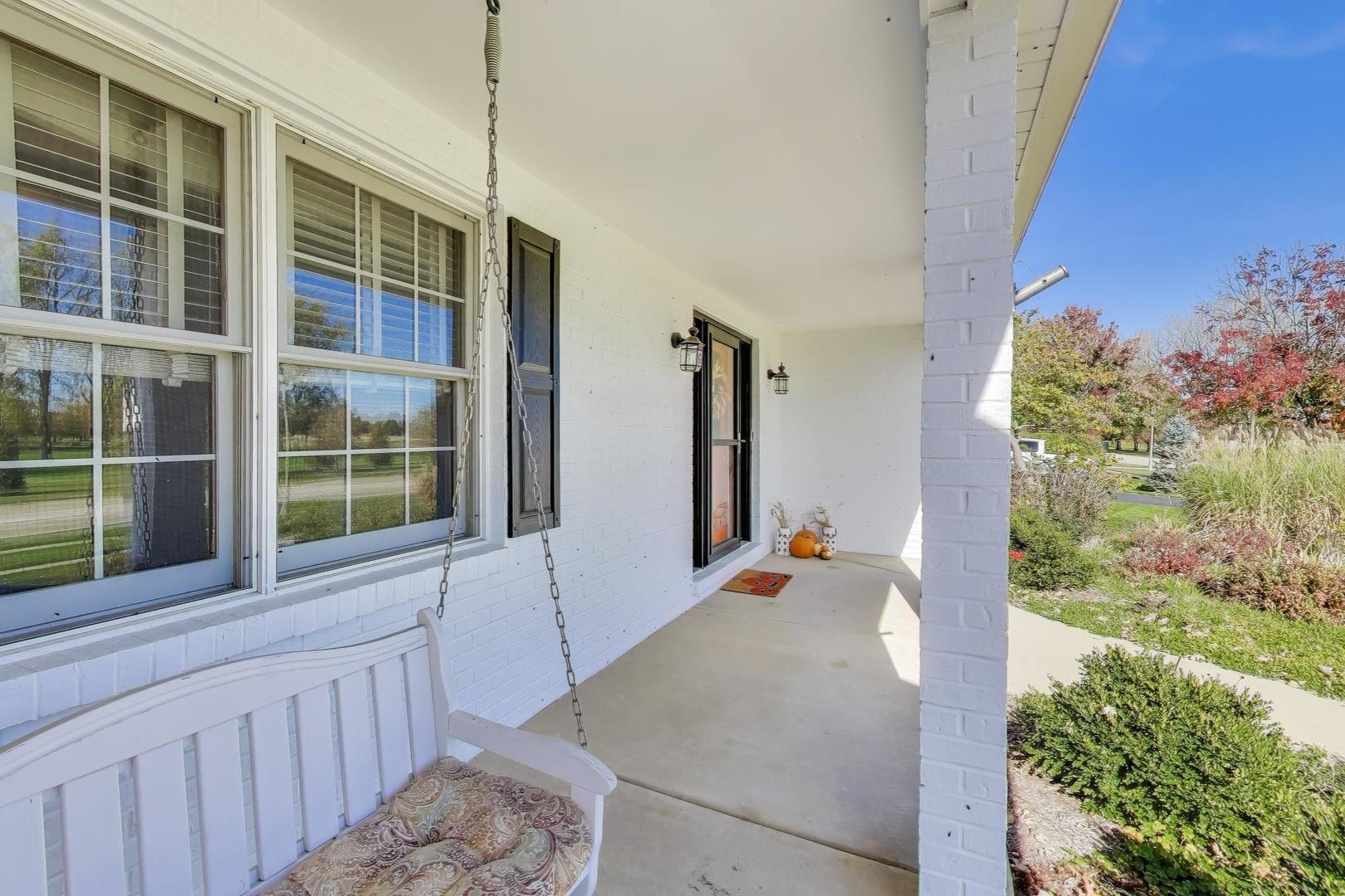 402 Hankes Road, Sugar Grove, IL 60554