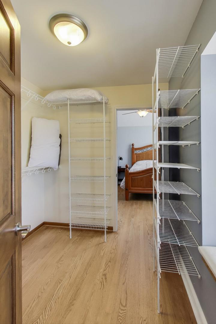 402 Hankes Road, Sugar Grove, IL 60554