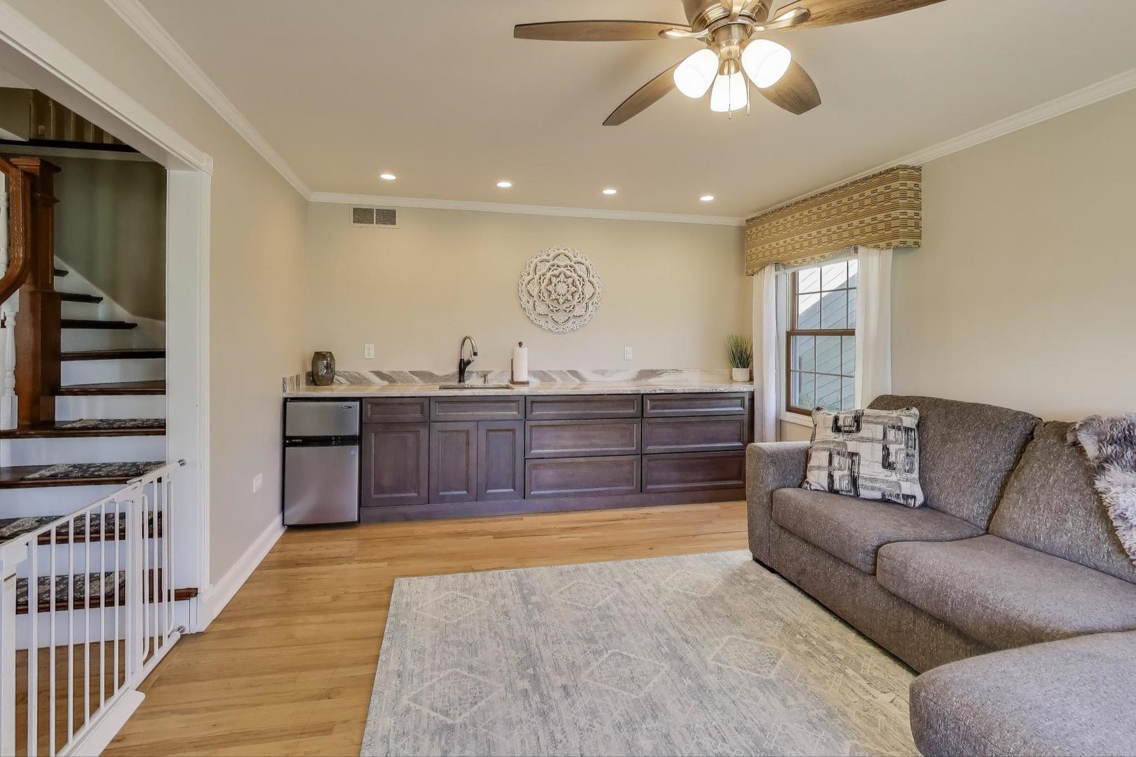 402 Hankes Road, Sugar Grove, IL 60554