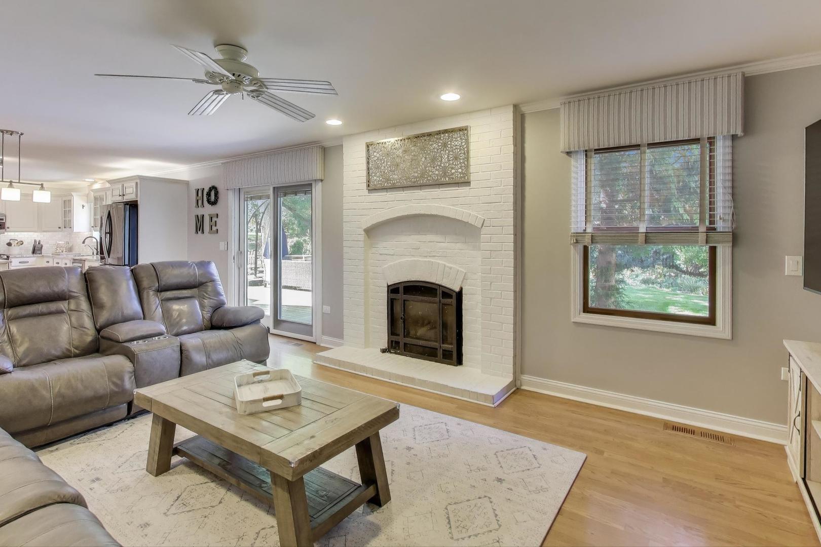 402 Hankes Road, Sugar Grove, IL 60554