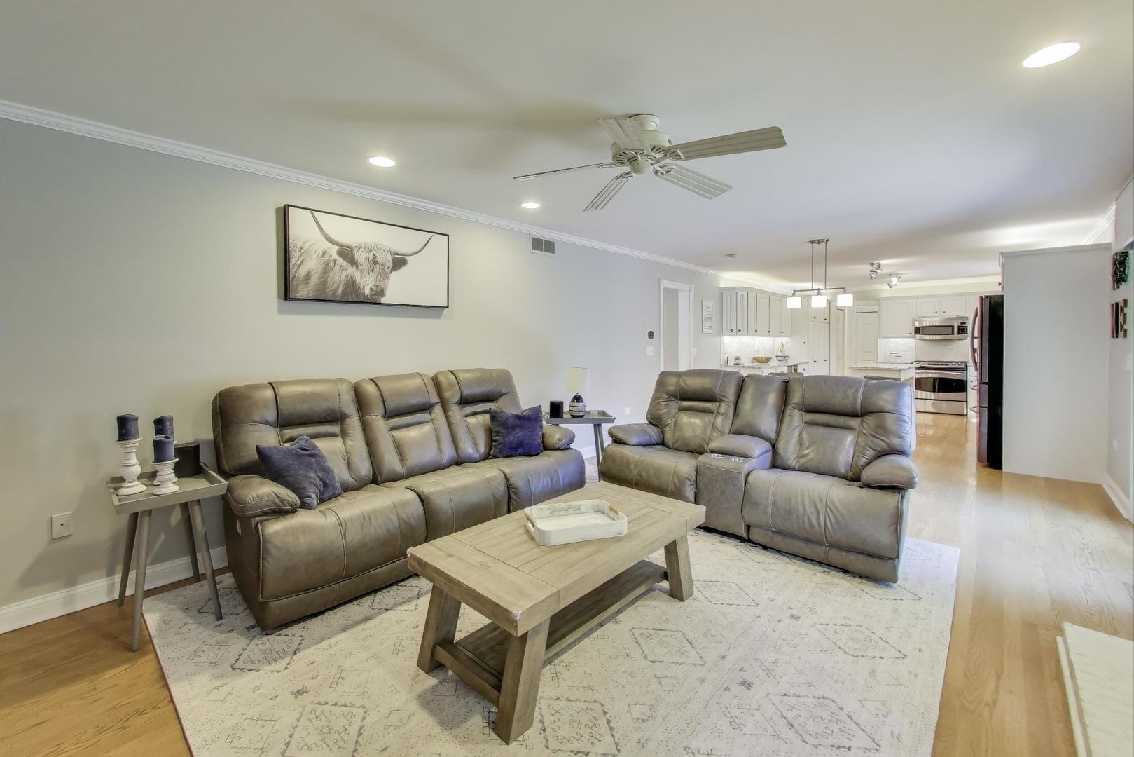 402 Hankes Road, Sugar Grove, IL 60554