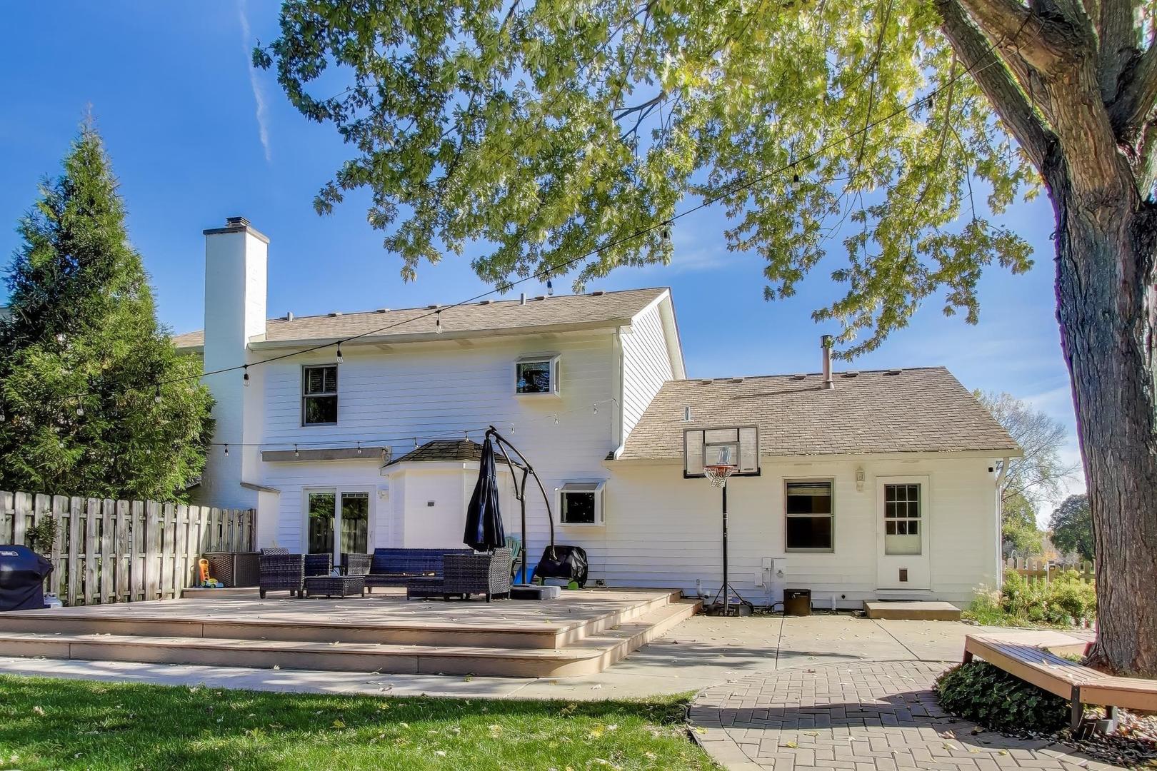 402 Hankes Road, Sugar Grove, IL 60554