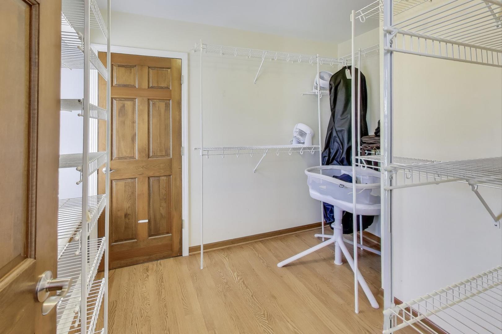 402 Hankes Road, Sugar Grove, IL 60554