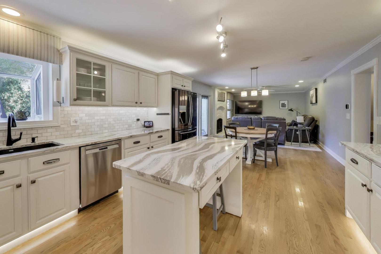 402 Hankes Road, Sugar Grove, IL 60554