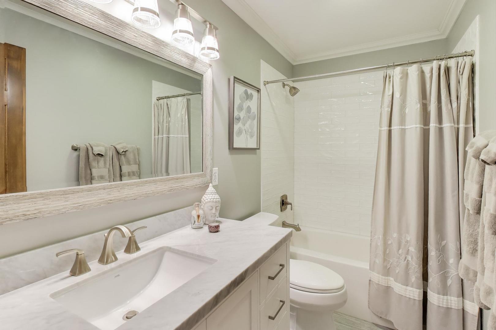 402 Hankes Road, Sugar Grove, IL 60554