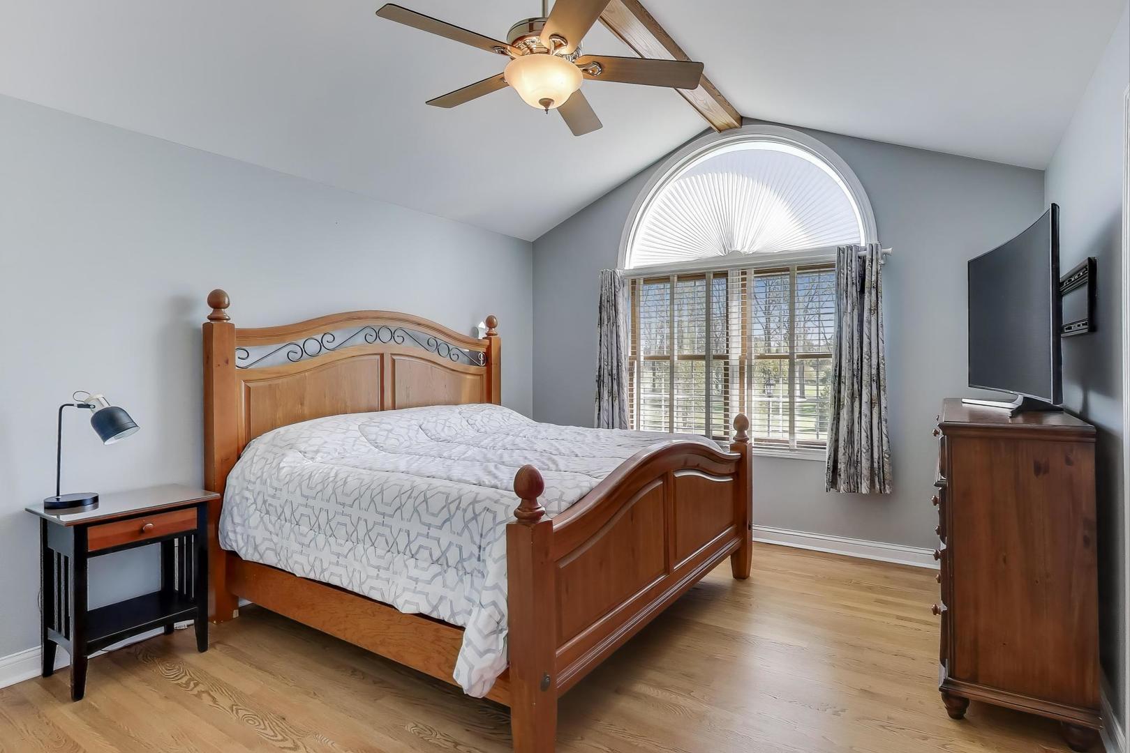 402 Hankes Road, Sugar Grove, IL 60554