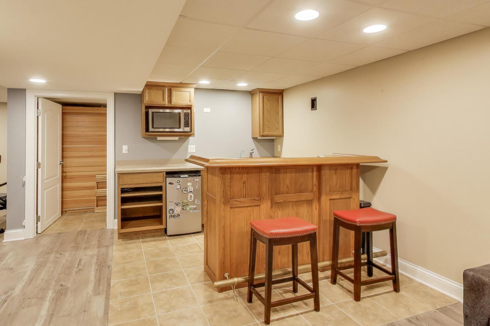 402 Hankes Road, Sugar Grove, IL 60554