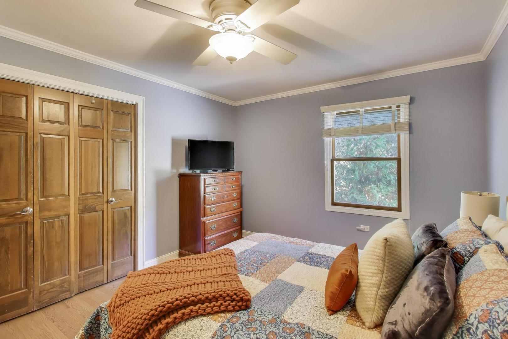 402 Hankes Road, Sugar Grove, IL 60554