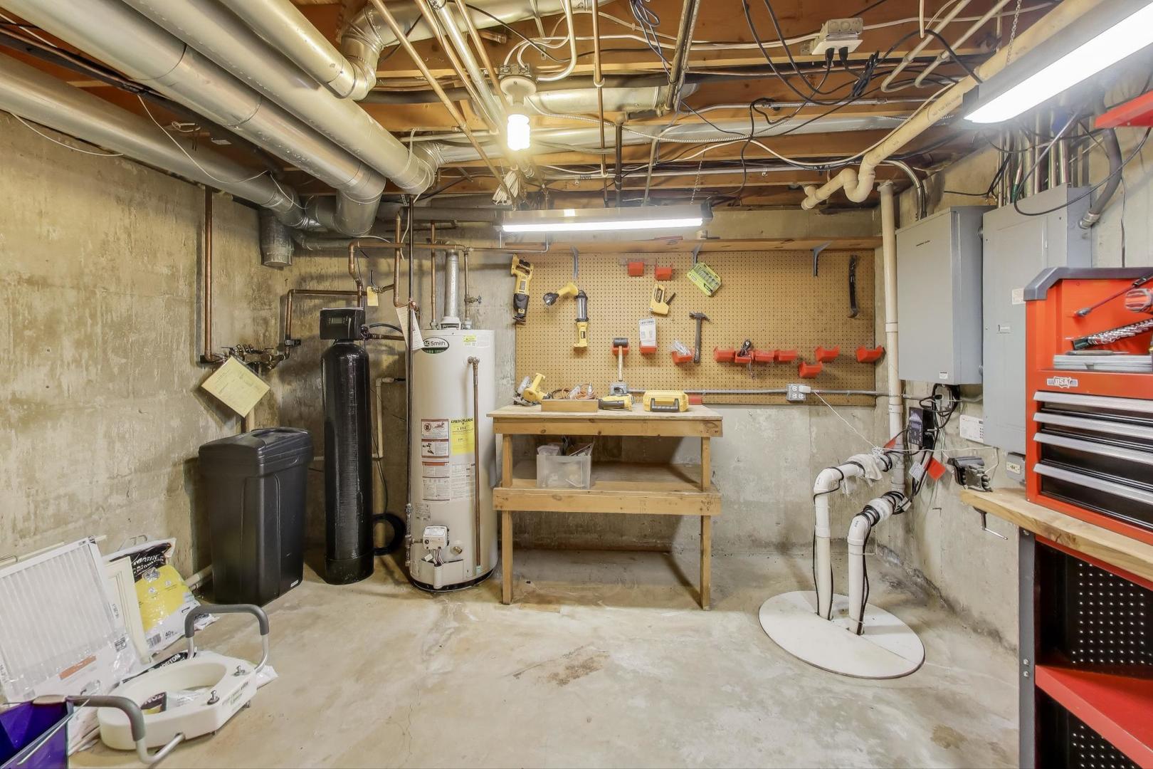 402 Hankes Road, Sugar Grove, IL 60554