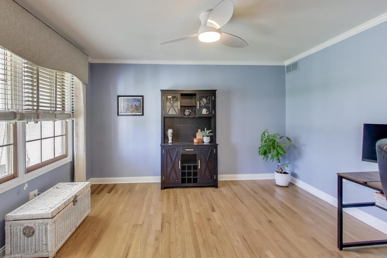 402 Hankes Road, Sugar Grove, IL 60554