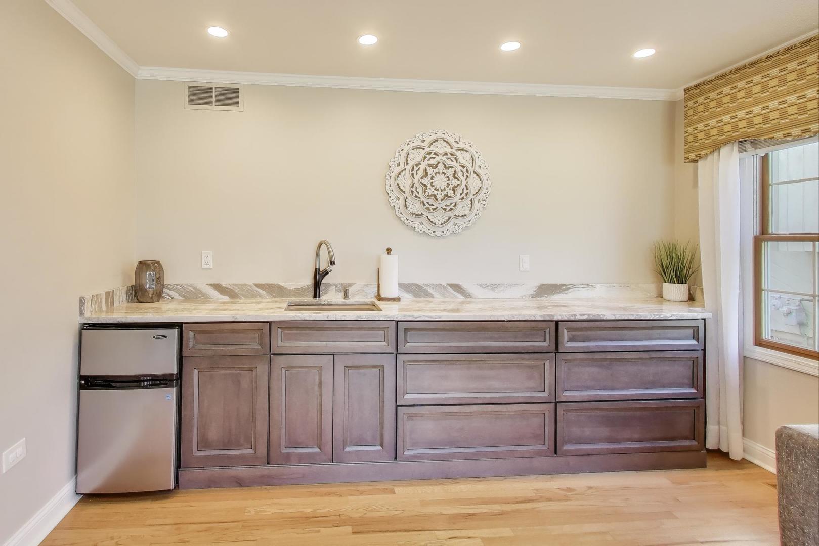 402 Hankes Road, Sugar Grove, IL 60554