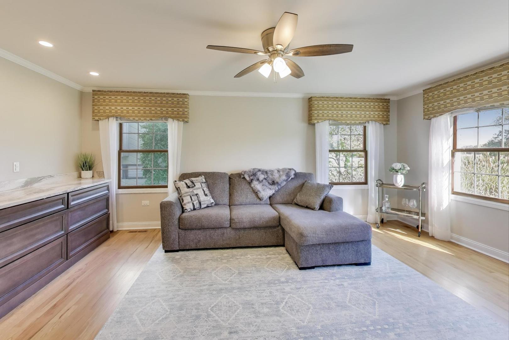 402 Hankes Road, Sugar Grove, IL 60554