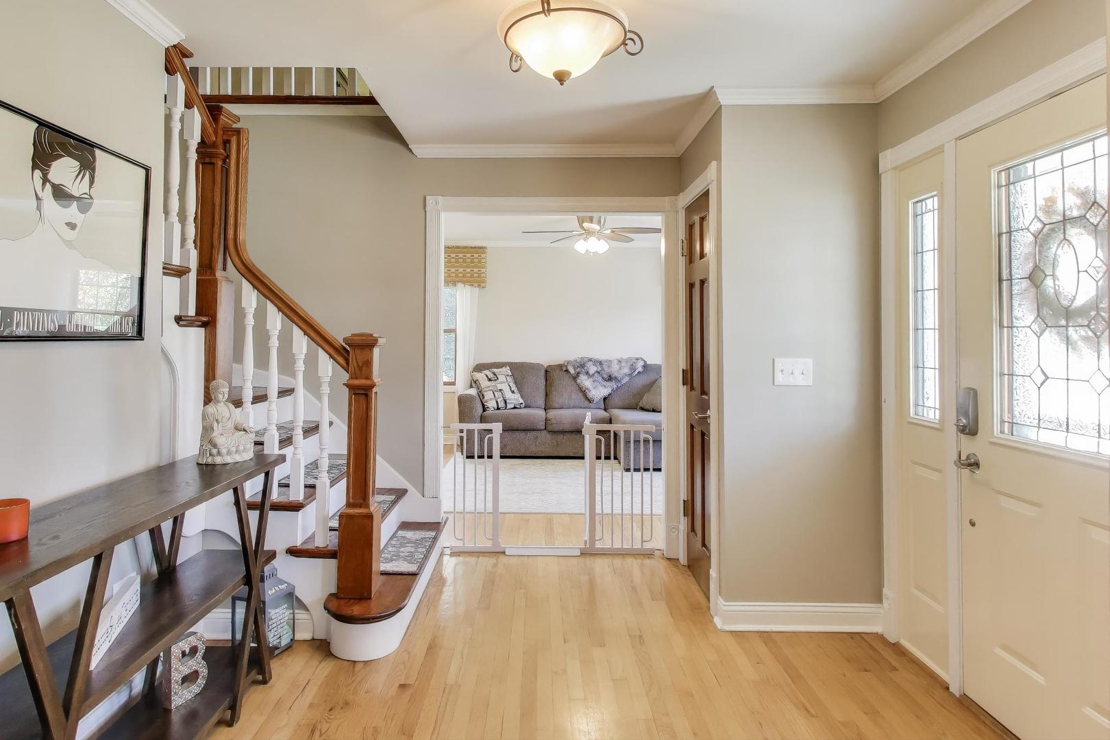 402 Hankes Road, Sugar Grove, IL 60554