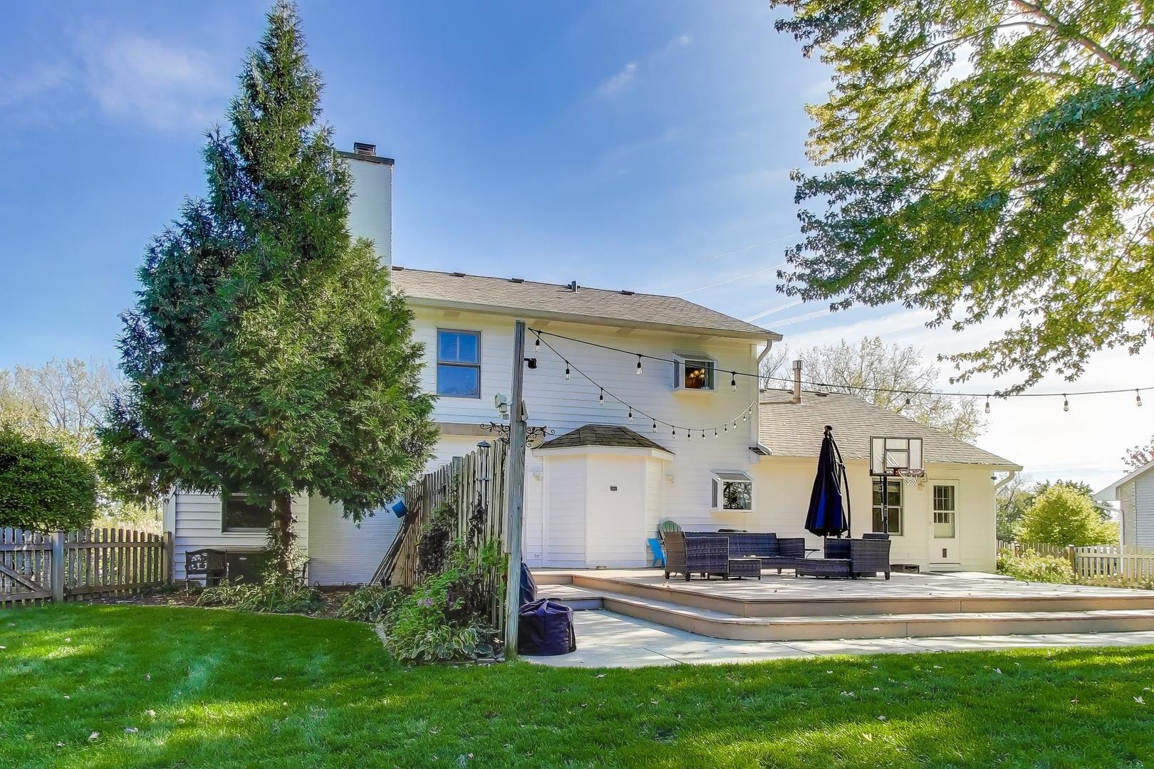 402 Hankes Road, Sugar Grove, IL 60554