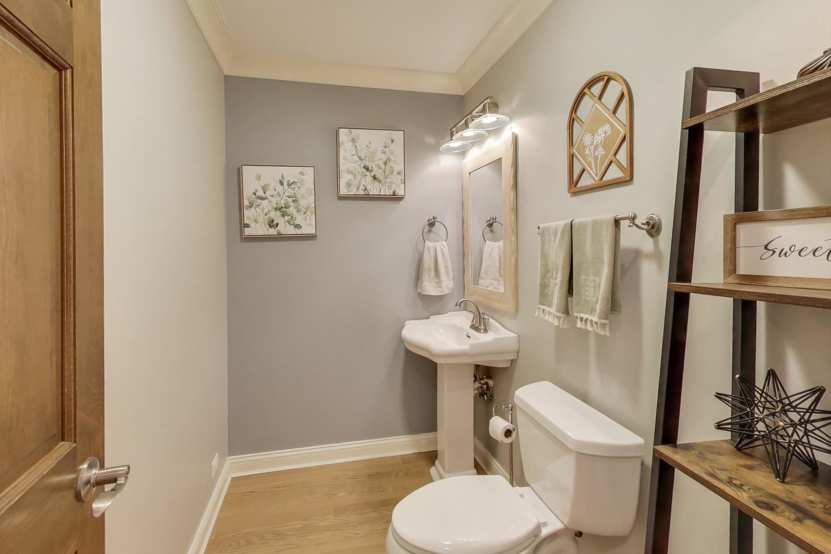 402 Hankes Road, Sugar Grove, IL 60554