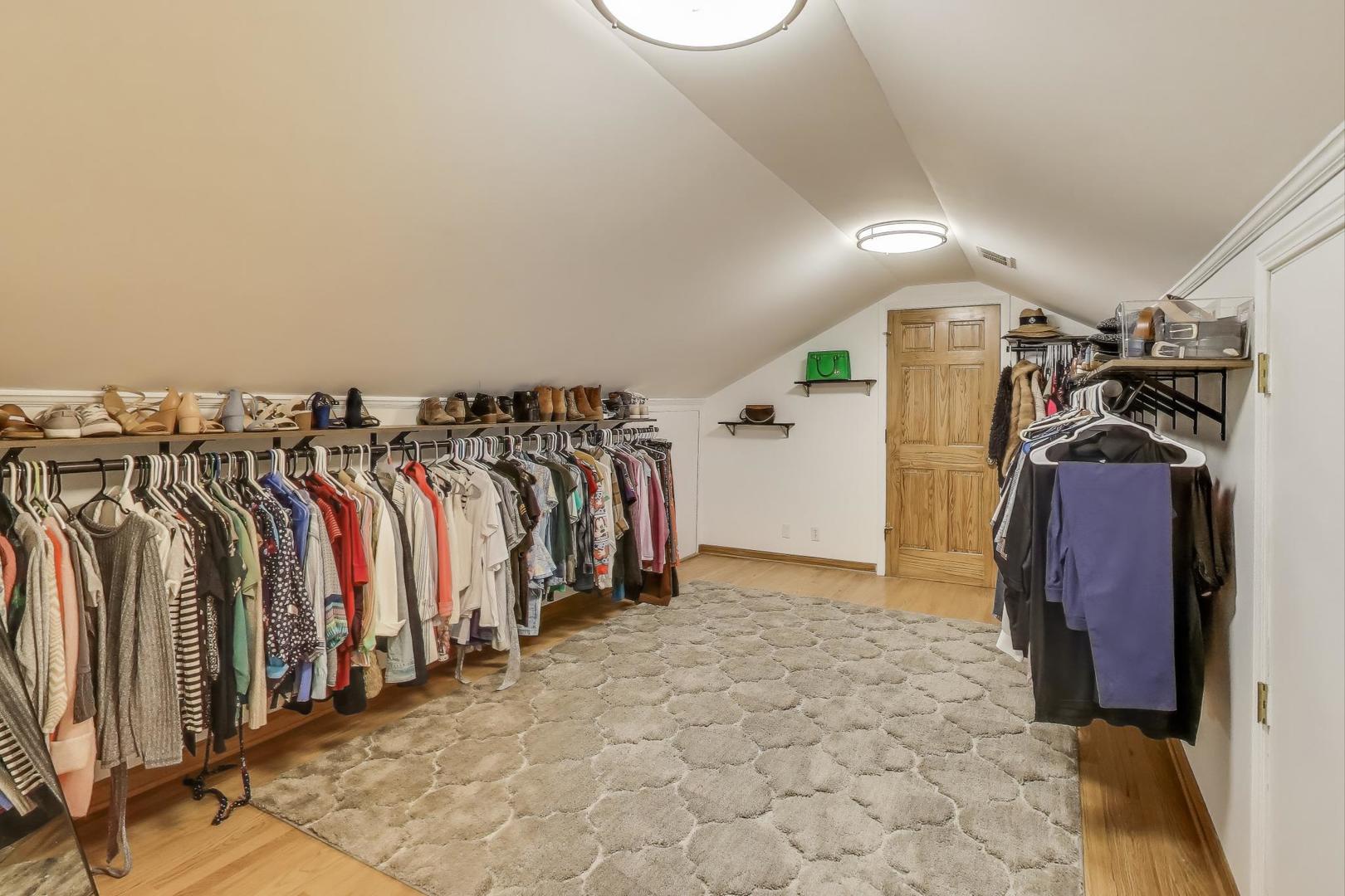 402 Hankes Road, Sugar Grove, IL 60554