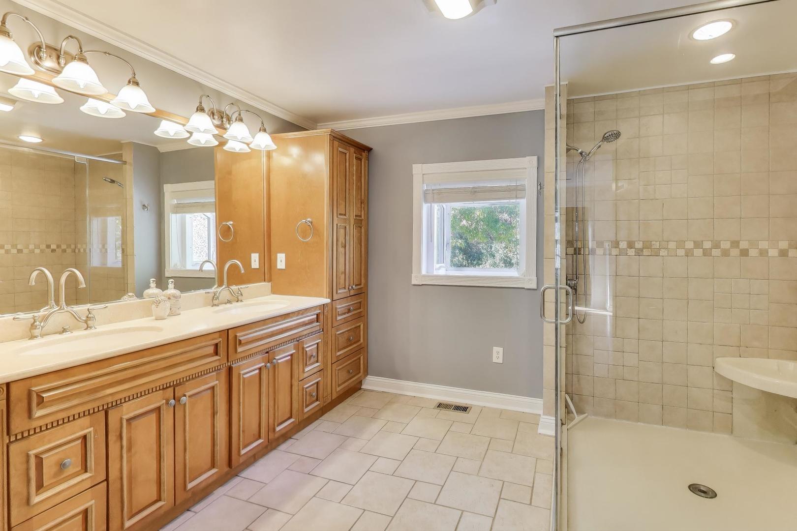 402 Hankes Road, Sugar Grove, IL 60554