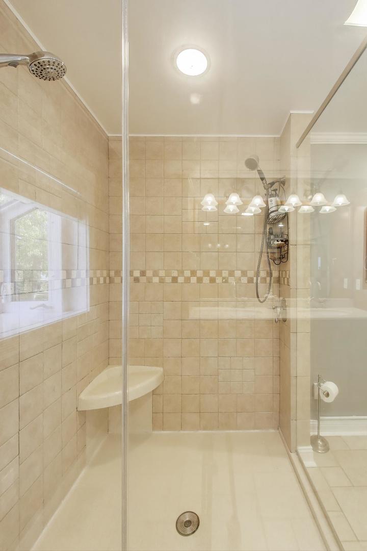 402 Hankes Road, Sugar Grove, IL 60554