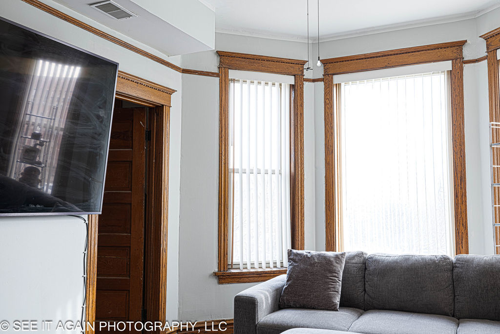 5942 S Calumet Avenue, Chicago, IL 60637