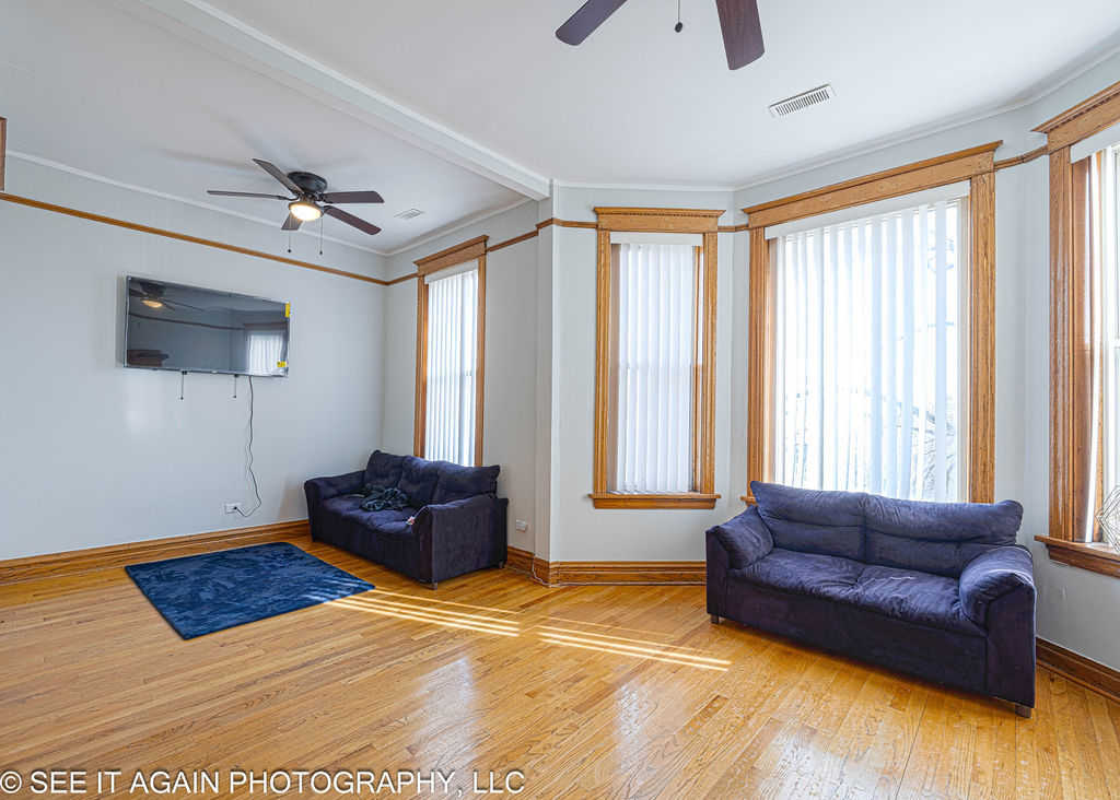 5942 S Calumet Avenue, Chicago, IL 60637