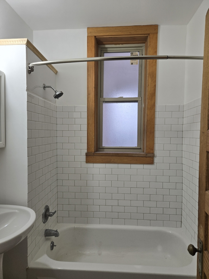 5942 S Calumet Avenue, Chicago, IL 60637