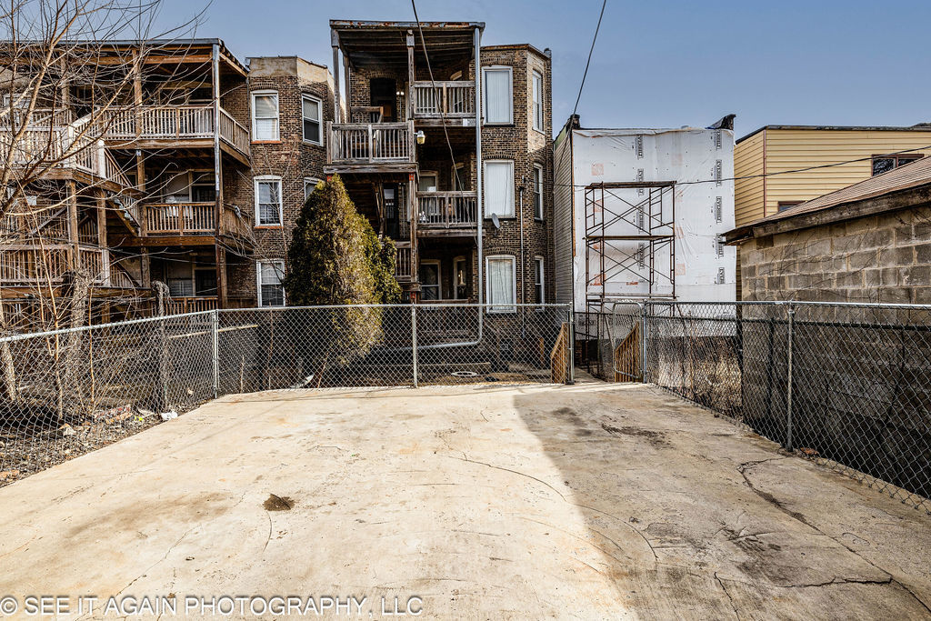 5942 S Calumet Avenue, Chicago, IL 60637