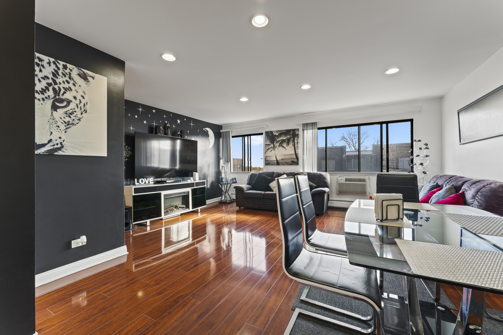 4623 N Chester Avenue #410, Chicago, IL 60656