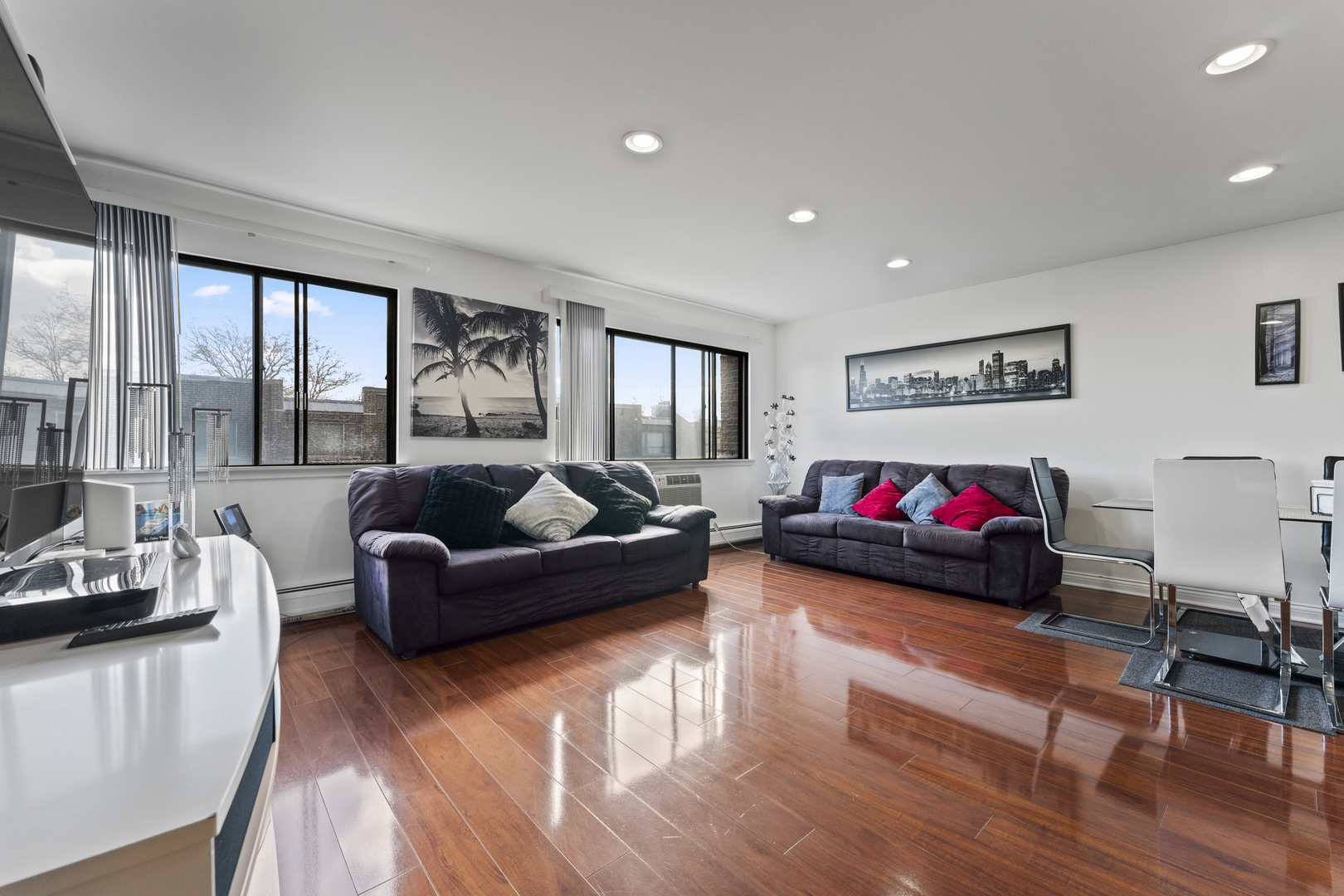 4623 N Chester Avenue #410, Chicago, IL 60656