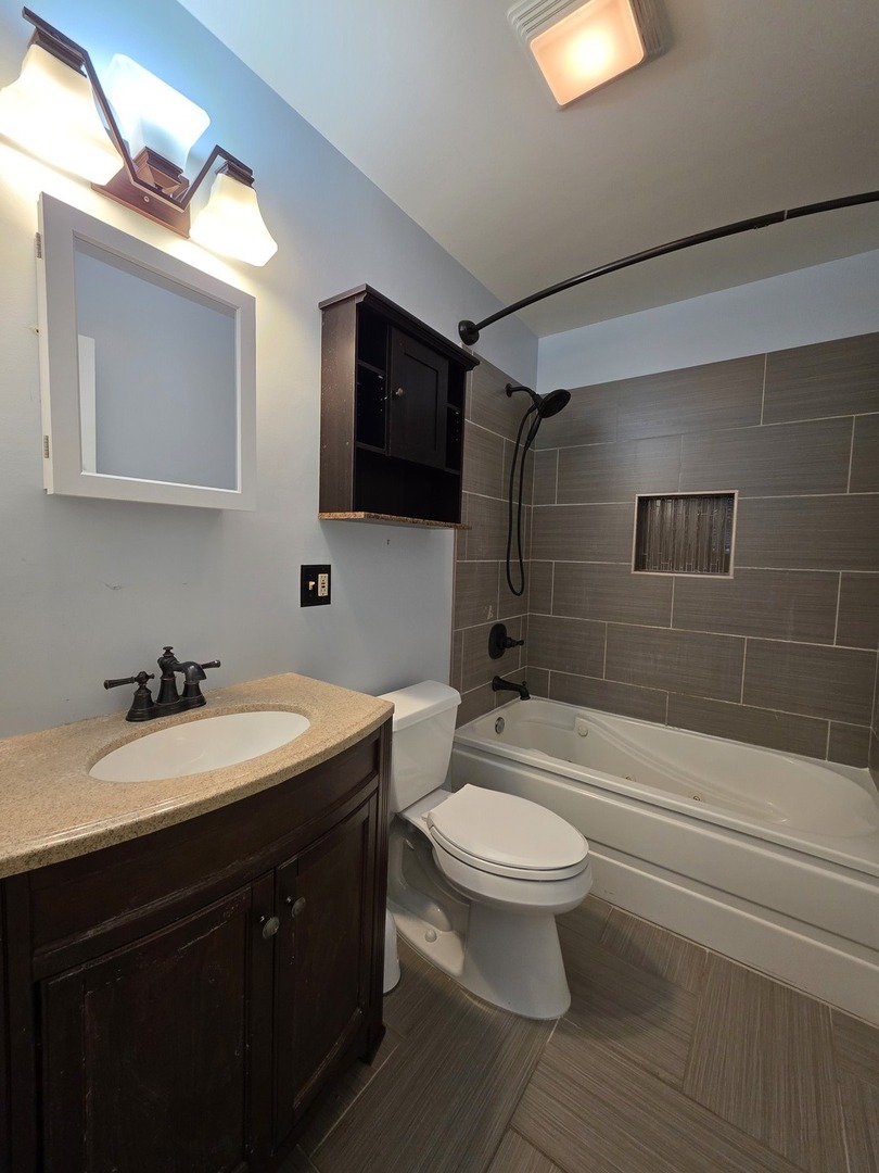 6739 S Merrill Avenue #1N, Chicago, IL 60649