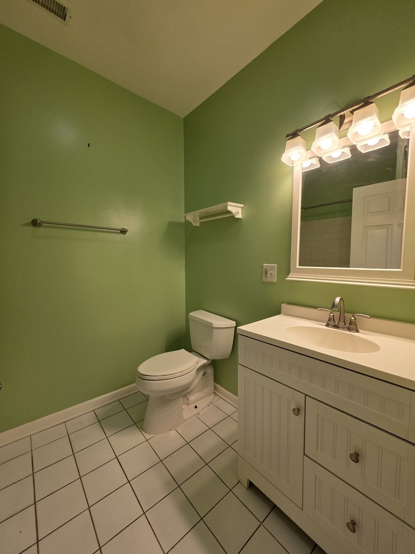 6739 S Merrill Avenue #1N, Chicago, IL 60649