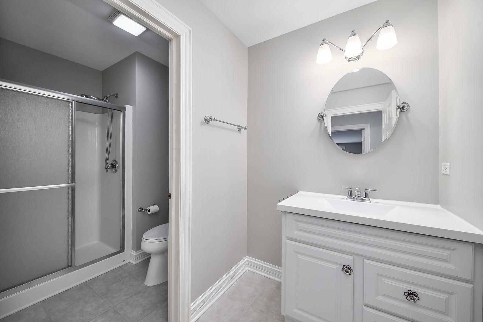 325 Delnor Glen Drive #325, St. Charles, IL 60174