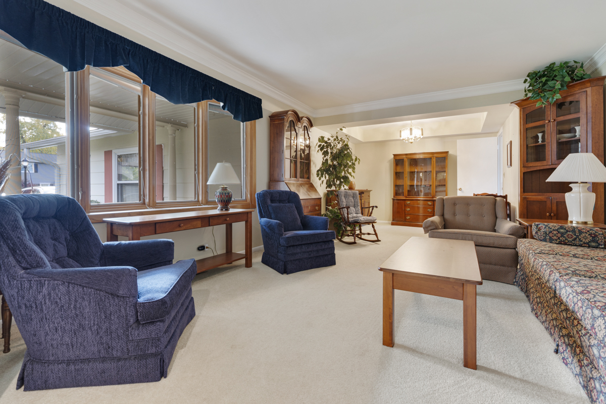 1244 DOVER Lane, Elk Grove Village, IL 60007