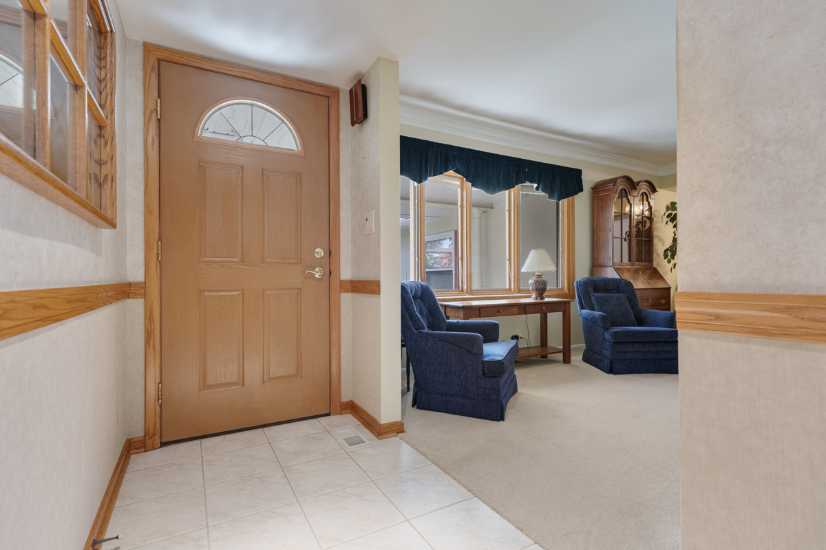 1244 DOVER Lane, Elk Grove Village, IL 60007