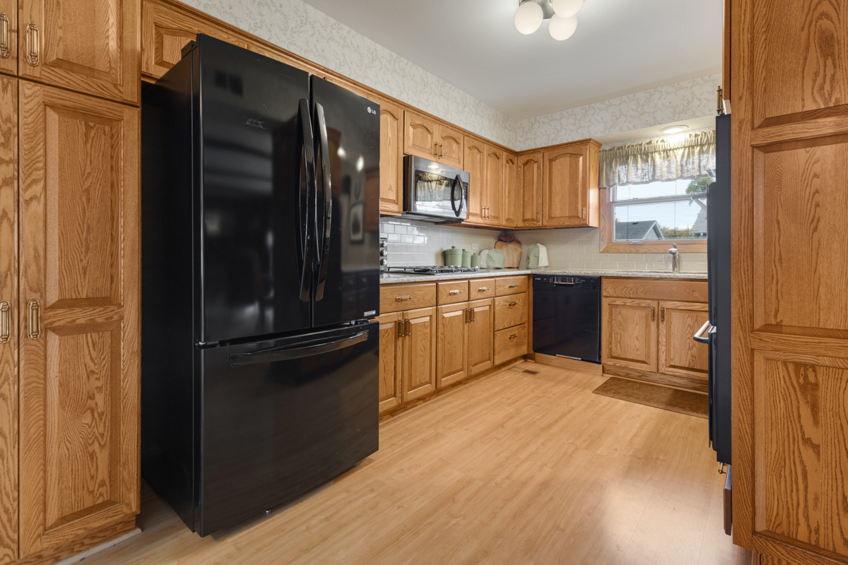 1244 DOVER Lane, Elk Grove Village, IL 60007