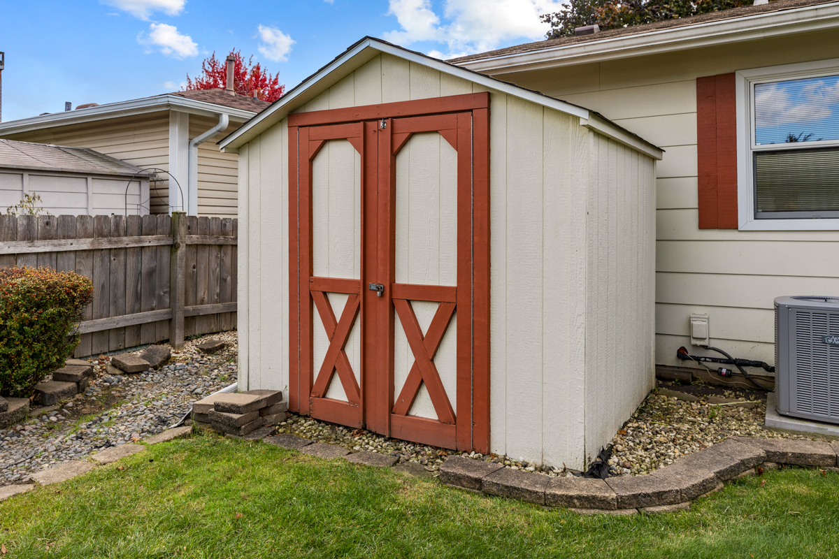 1244 DOVER Lane, Elk Grove Village, IL 60007