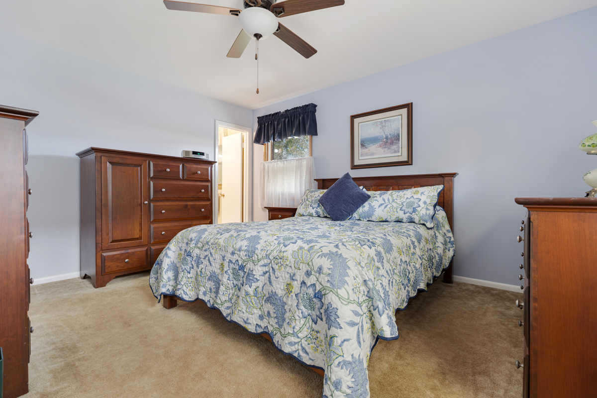 1244 DOVER Lane, Elk Grove Village, IL 60007