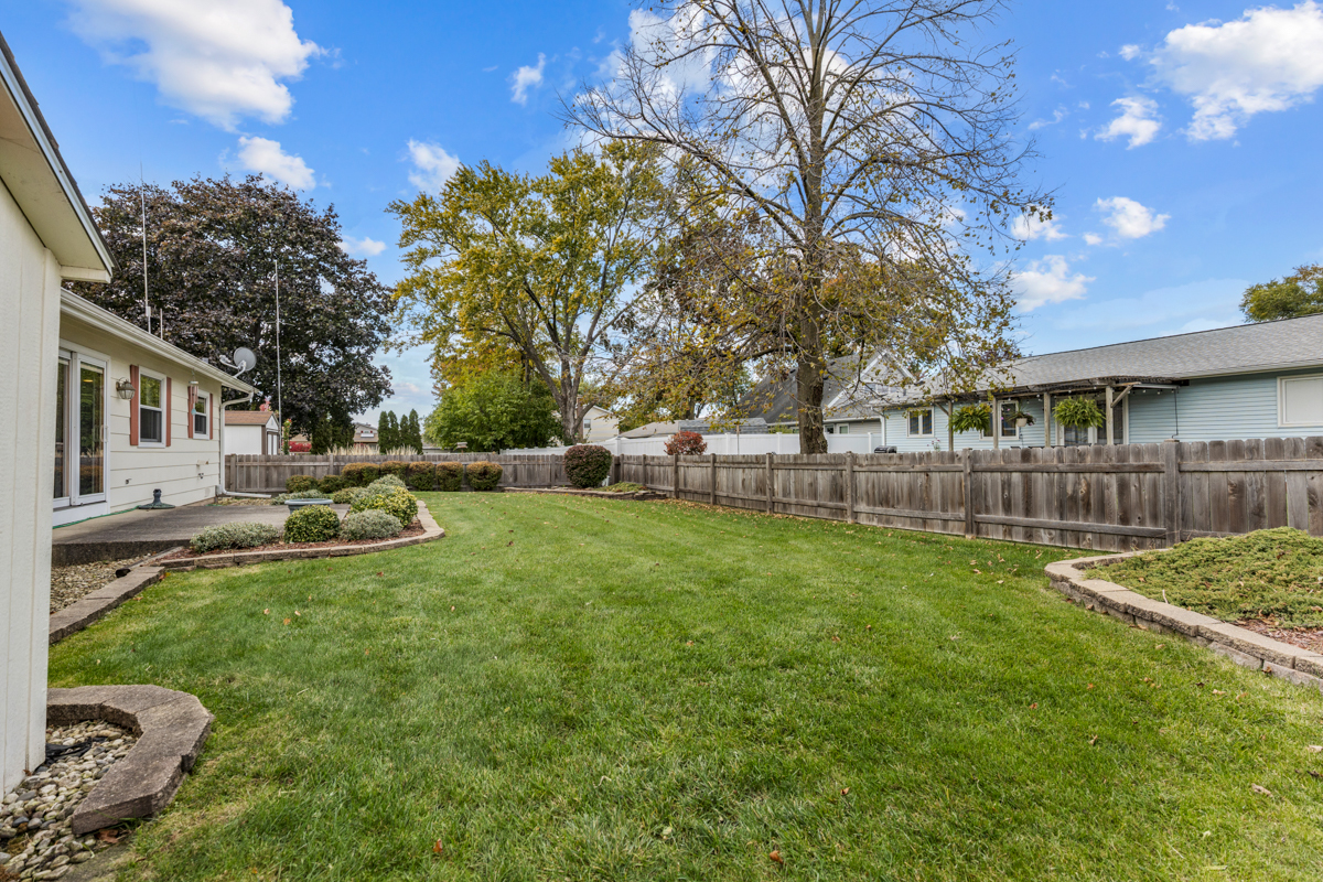 1244 DOVER Lane, Elk Grove Village, IL 60007