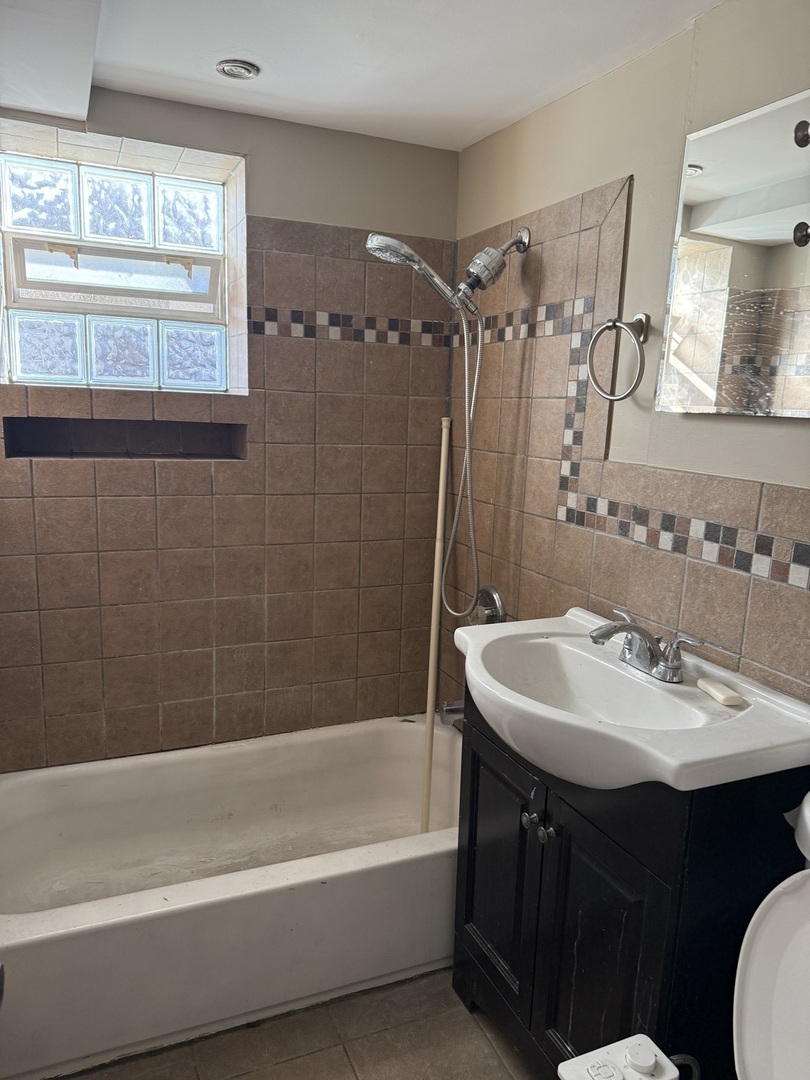 201 Custer Avenue #G, Evanston, IL 60202