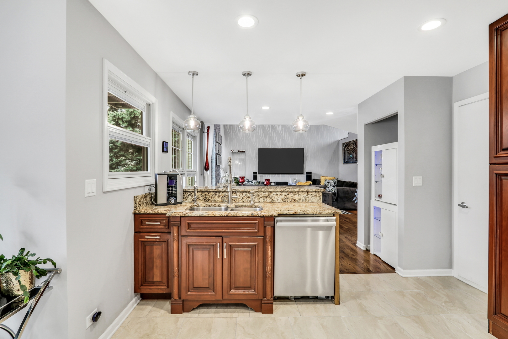 862 Waterview Drive, Round Lake Park, IL 60073