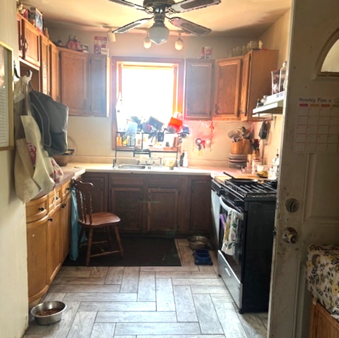 2712 Elizabeth Avenue, Zion, IL 60099