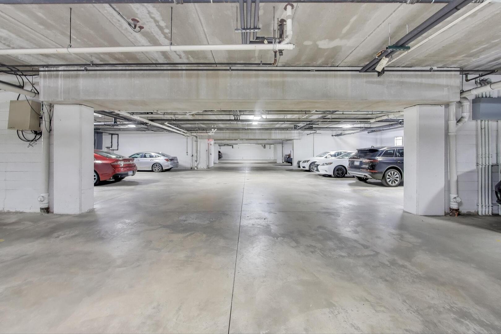 425 Village Green #213, Lincolnshire, IL 60069