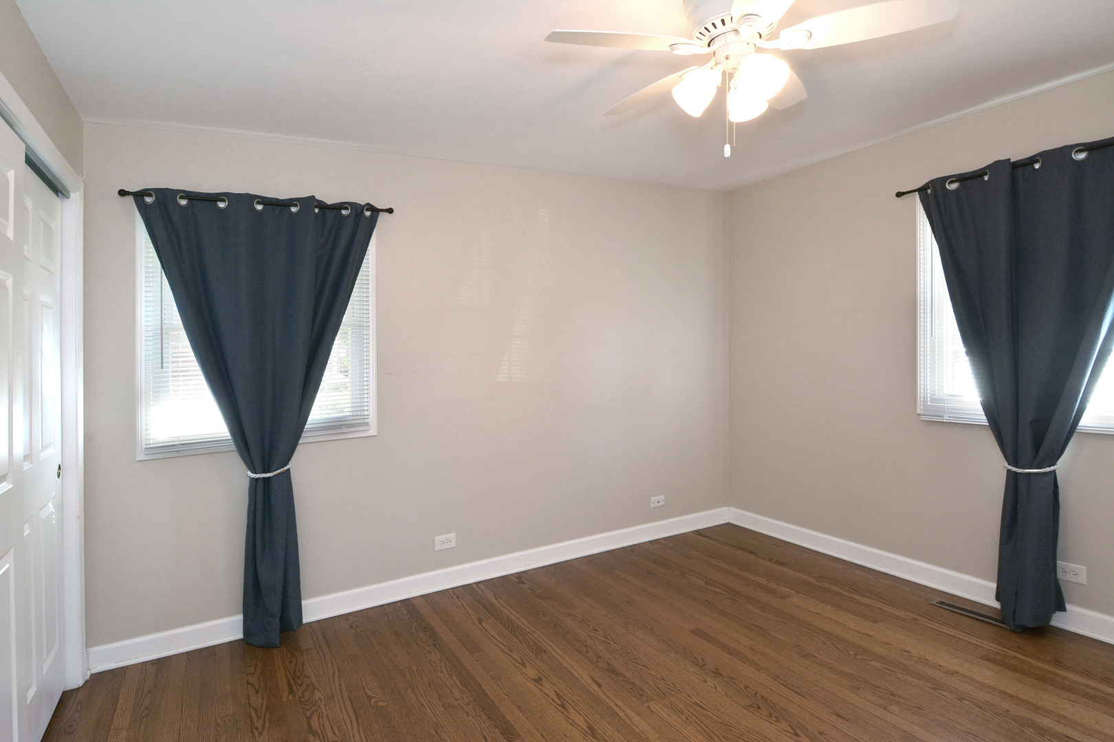 1222 E kensington Road, Arlington Heights, IL 60004