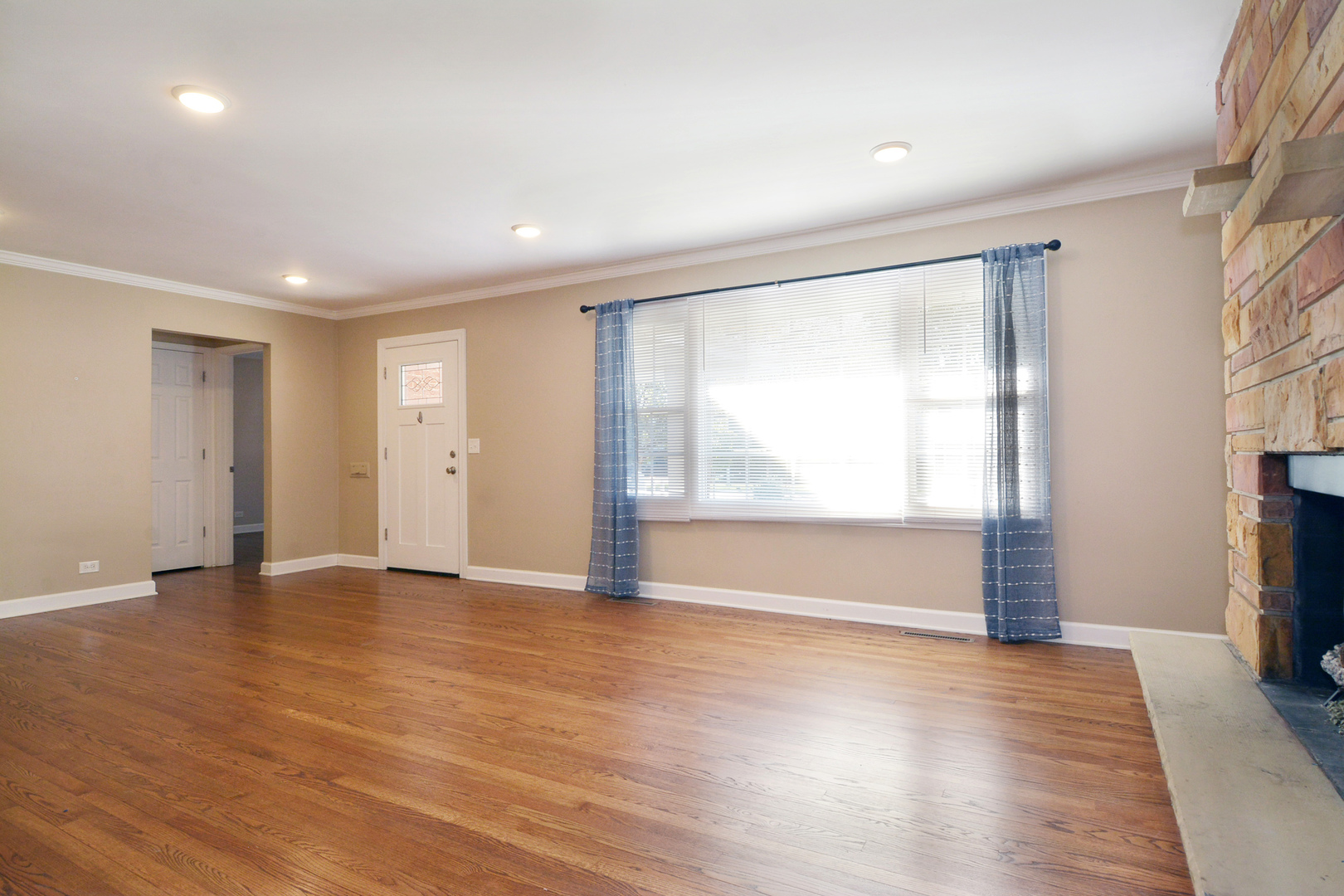 1222 E kensington Road, Arlington Heights, IL 60004
