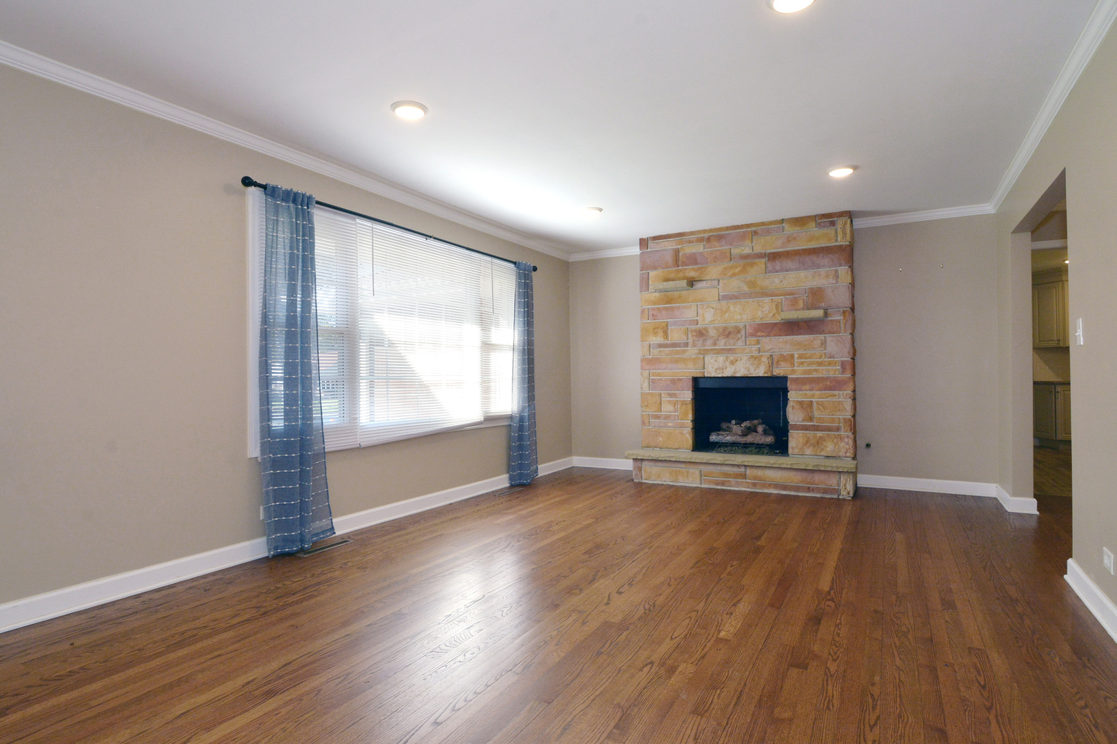 1222 E kensington Road, Arlington Heights, IL 60004