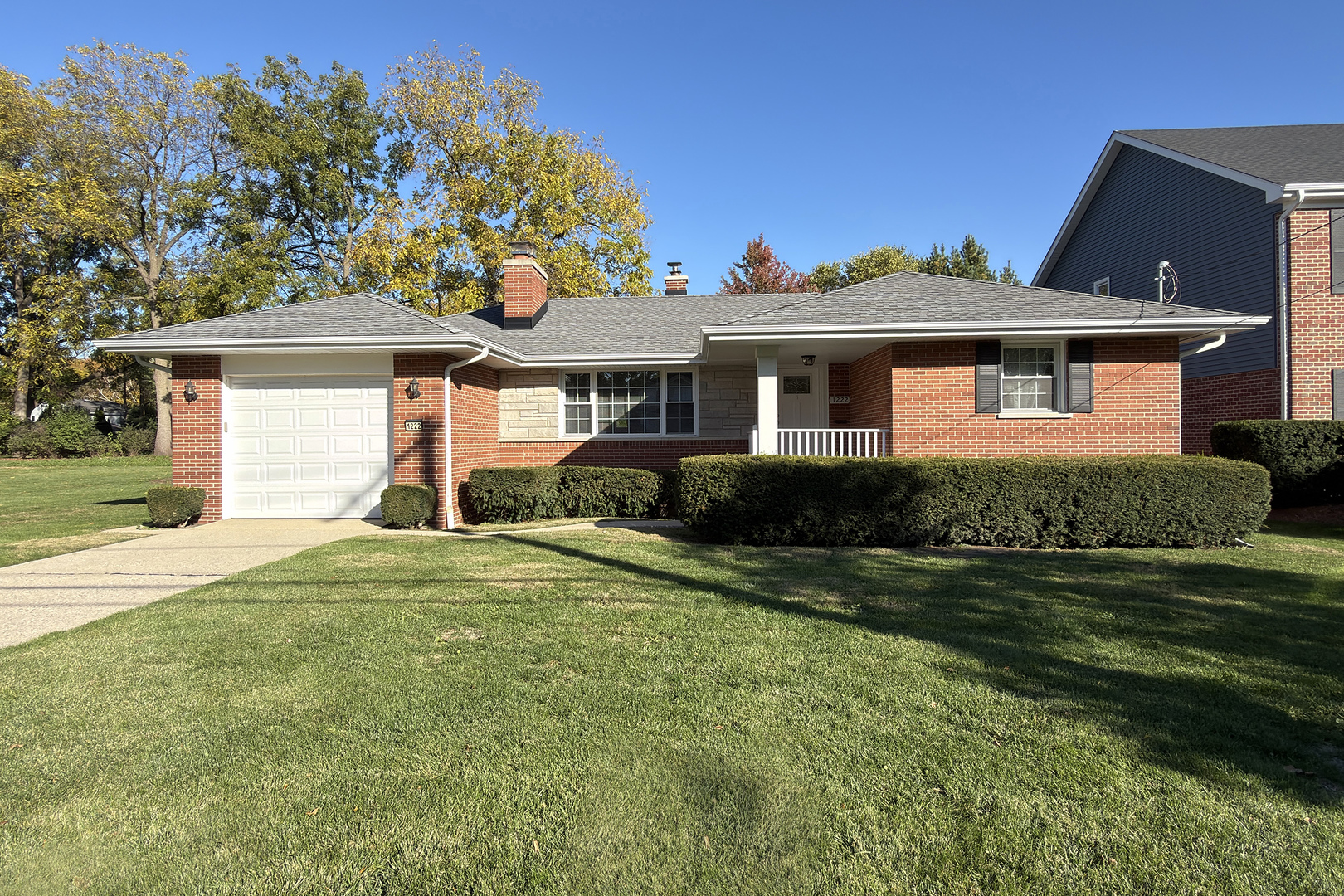 1222 E kensington Road, Arlington Heights, IL 60004