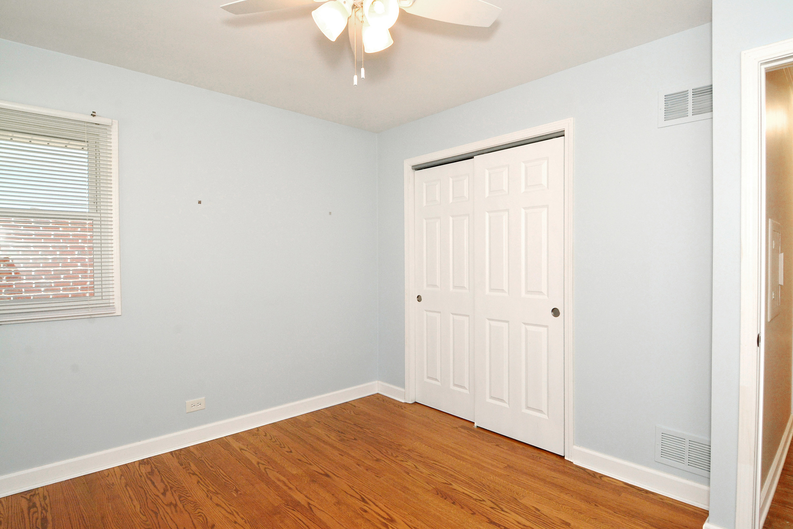 1222 E kensington Road, Arlington Heights, IL 60004