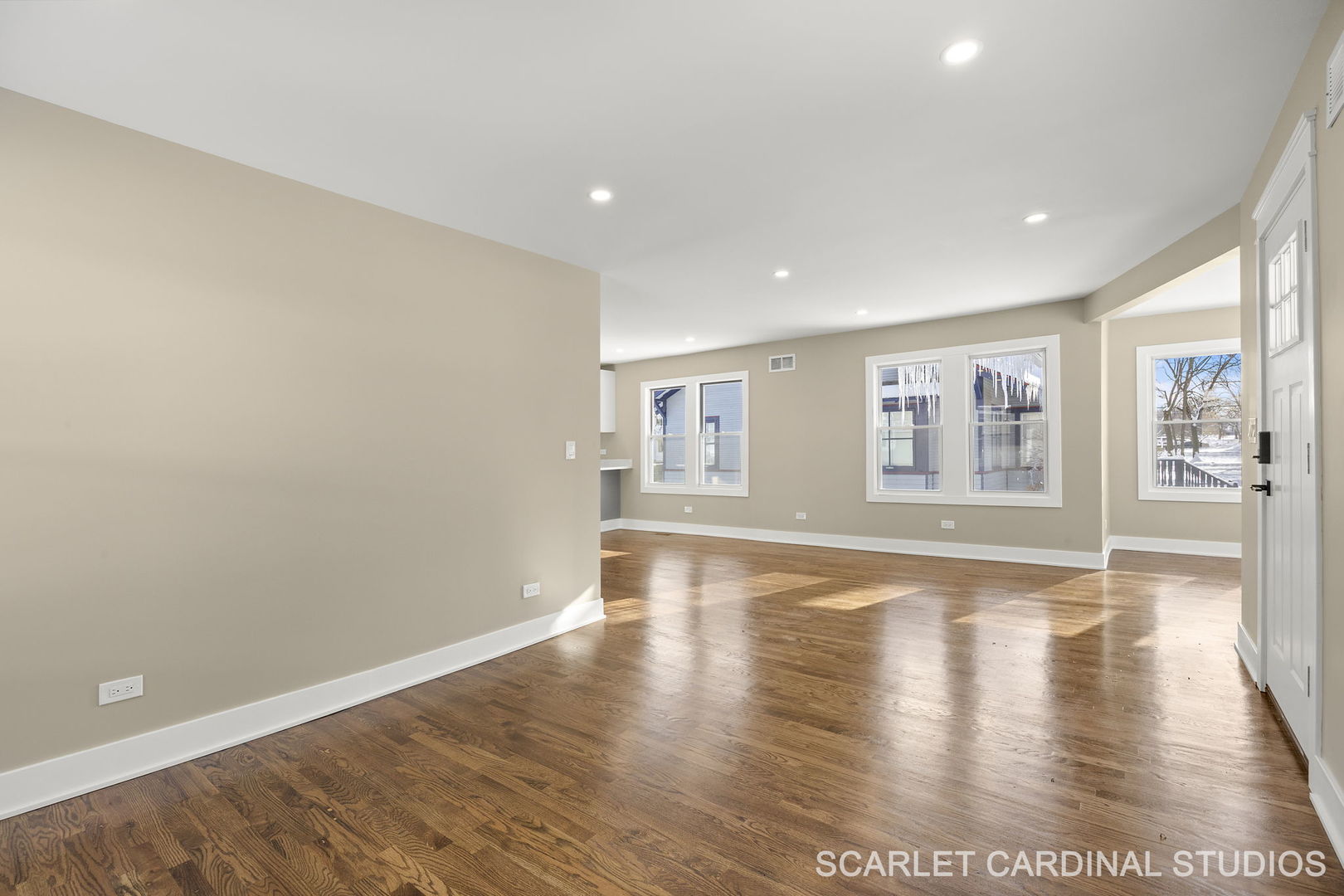 213 S Yale Avenue, Villa Park, IL 60181